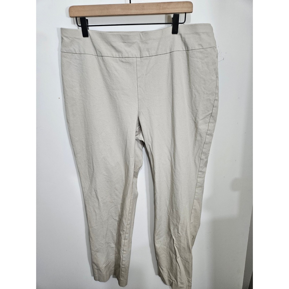 Chicos Fabulously Slimming Pants Womens 3 Short Beige Tan Pull On Straight Leg